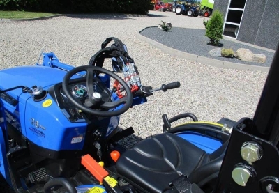 Минитрактор Solis 26 (индустриальные колеса)